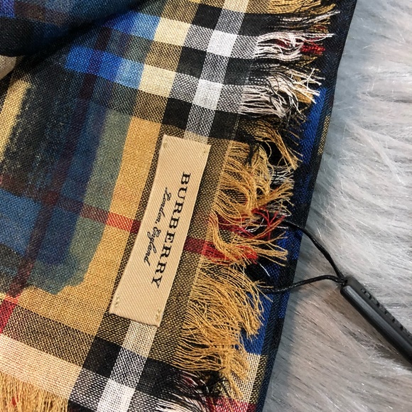 Burberry marker graffiti blue scarf - Picture 3 of 5